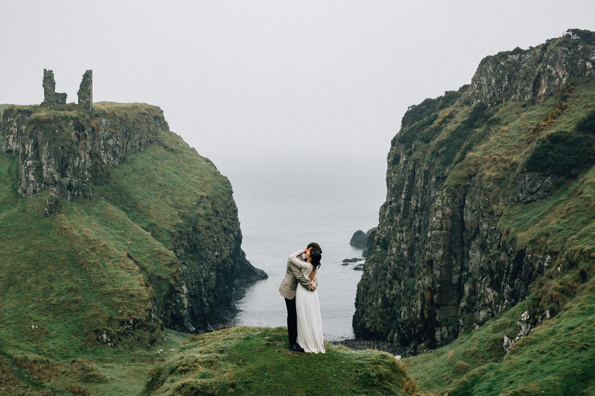Couple eloping in England β intimate elopement ceremony at a quiet UK location